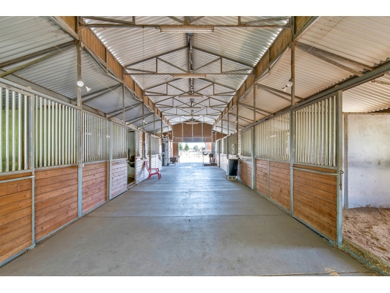 MD Barn with 16' breezeway