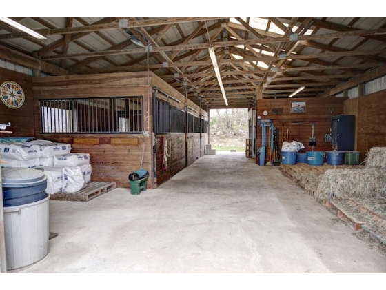 Barn, stalls, tack room, wash stall