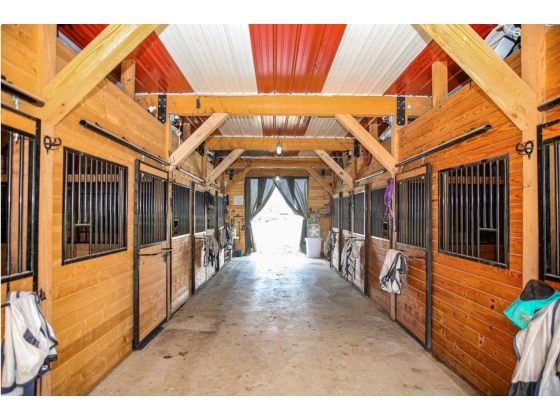 8 Stall Barn 