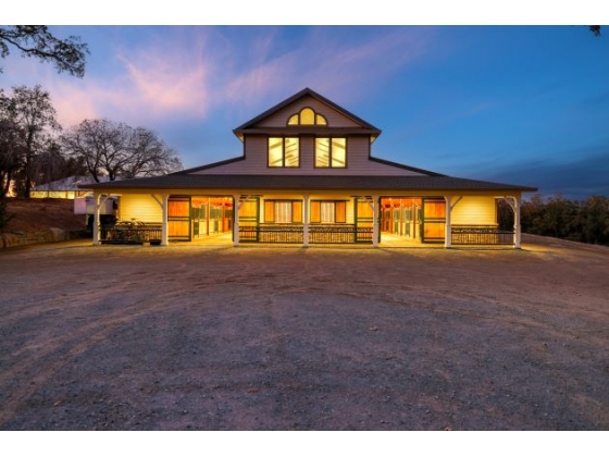 8700+ Luxury 16 Stall Barn