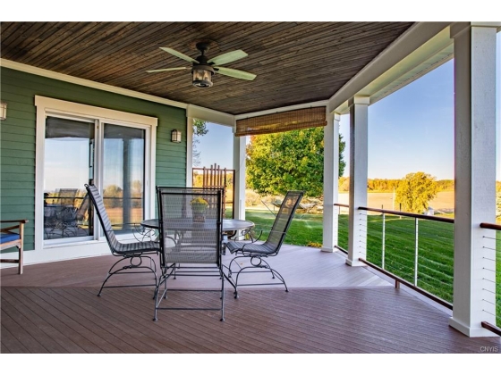 Beautiful deck 